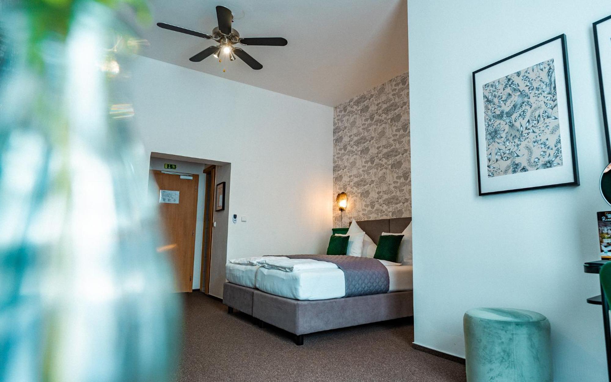 House Hotel Hradec Kralove Exterior photo