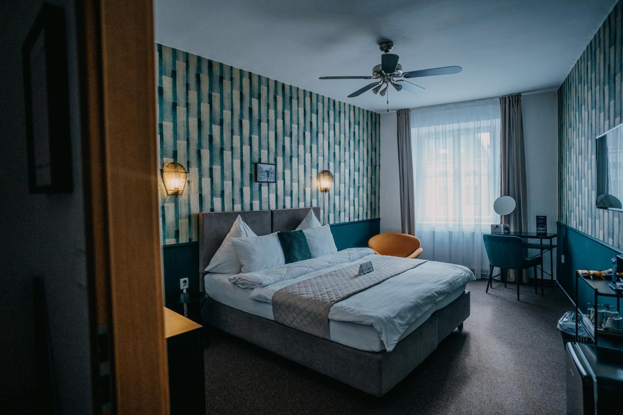 House Hotel Hradec Kralove Exterior photo